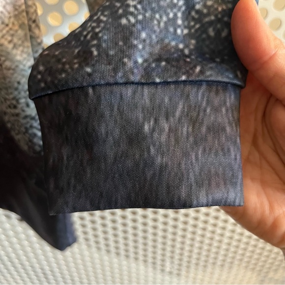 Cat Graphic Sweatshirt Long Sleeve Size Small Women’s in Blue and Off White - Picture 4 of 6